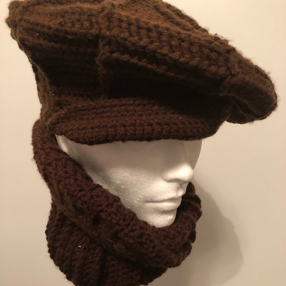 Classic Handmade Crochet Hat Set. - Picture 7 of 8